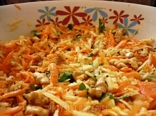 surówka marchewkowa

- marchew duża: 1 sztuka
- seler mały: 1 sztuka
- jabłko: 1 sztuka
- czosnek: 2 ząbki
- cebula mała: 1 sztuka
- natka pietruszki: 0.5 pęczka
- sól i pieprz:...