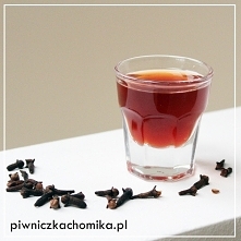 Kieliszek nalewki zamiast filiżanki herbaty to nasz pomysł na wieczorne rozgrzanie. Herbaciankę na bazie rumu i naparu z earl grey-a możemy przyrządzać o każdej porze roku. Oryg...