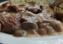 Karkówka w sosie śmietanowo grzybowym



    karkówka
    4 plastry

    grzyby
    100 gramów

    rozmaryn
    0.5 łyżeczki

    słodka papryka Prymat
    1 łyżka

    czosnek...