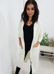 Sweter FUERTA kaptur long biały.
Ottanta - sklep online