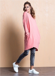 Sukienka dresowa ze sznurowaniem
link w komentarzu