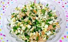 Sałatka z serkiem wiejskim