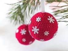 Zestaw 2 bombek na choinkę.