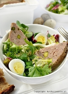 Pasztet z polędwiczki wieprzowej z pistacjami