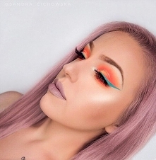 Kreska robiona cieniem z paletki bvt x miyo insta glam