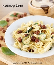 Makaron z cukinią i mozzarellą