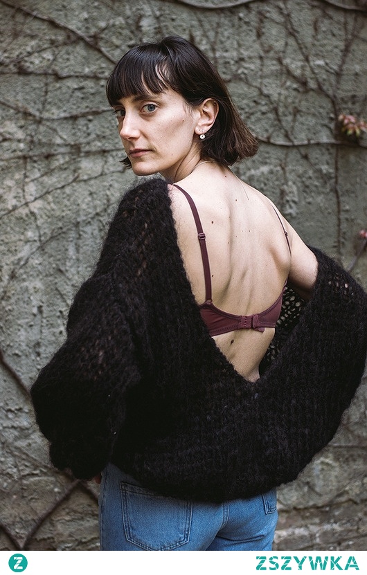 Moherowy sweter czarny