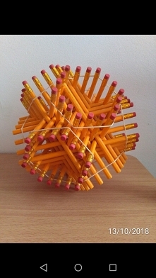 72 ołówki + 8 gumek