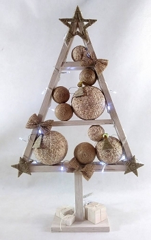 Elegancka, drewniana choink...