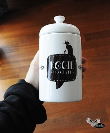 Kocie przysmaki, pojemnik na jedzonko kotka