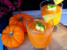 JESIENNE SMOOTHIE Z DYNIĄ

ok. 300-350 g dyni (ważonej ze skórką)
1 duże mango
4 duże marchewki 

 Dynię obieramy ze skórki, czyścimy z pestek, myjemy, osuszamy i kroimy w kostk...