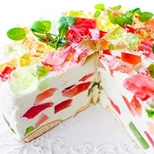 ŚMIETANKOWY SERNIK NA ZIMNO Z GALARETKAMI