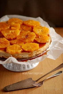 SERNIK Z RICOTTĄ, CYNAMONEM I POMARAŃCZAMI.