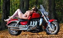 Koniec roku to czas kalendarzy. Na rynku jest mnóstwo, ale my postanowiliśmy pokazać ciekawy projekt realizowany od 8 lat. Za wszystkim kryje się klub motocyklistów "Etylin...