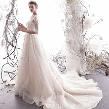 Eleganckie Szampan Suknie Ślubne 2019 Princessa Wycięciem Frezowanie Z Koronki Kwiat Aplikacje 1/2 Rękawy Bez Pleców Trenem Kaplica