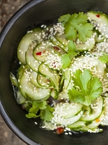 AZJATYCKA SAŁATKA Z OGÓRKA