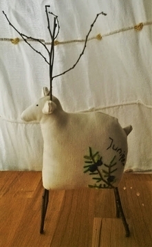 Renifery z motywem roślin