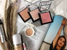 Czym rozświetlić codzienny i wieczorowy makijaż