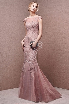 Przepiękna suknia wieczorowa w kolorze zgaszonego różu. Fason blisko ciała. Doskonała na wesela, studniówki, karnawał. Sprawdzi się również jako sukienka na ślub cywilny. lejdi.pl