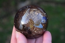 Orgonit 
Orgonit - Orgon Generator
Orgonit z dodatkiem złota, turmalinem oraz wiórkami z Seymchan meteorytu.