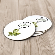 Nie masz pomysłu na oryginalny upominek? Oto nasza propozycja.

Tekturowo-korkowa podkładka pod kubek z Twoim zdjęciem.