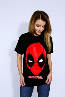 KOSZULKA DEADPOOL MARVEL - komiksowa bluzka z marvela z postacią deadpoola - modna damska i męska koszulka z nadrukiem dla fanów deadpool marvel - świetny pomysł na prezent, cza...