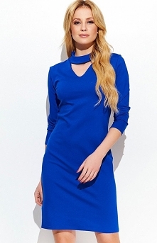 Makadamia M428 sukienka chabrowa Efektowna sukienka znanego polskiego producenta Makadamia, sukienka o prostym a zarazedm eleganckim fasonie, świetnie układa się na sylwetce