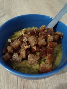 Zupa krem z grzankami