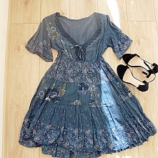 Zwiewna sukienka

Kuferart....