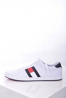 Buty męskie trampki to wygoda oraz komfort dnia codziennego już na zawsze. Zapoznaj się z naszym szerokim asortymentem.