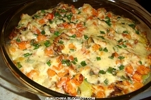 ZAPIEKANKA ZIEMNIACZANA Z POMIDORAMI I ŚMIETANĄ