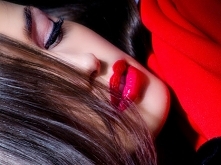 Jakie buty do czerwonej blu...