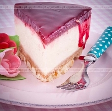 Placek śmietanowy z malinami lub truskawkami