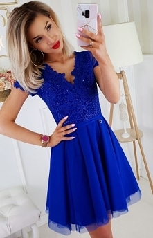 Koronkowa sukienka Bicotone chabrowa 2180-05