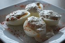 jajka z sosem chrzanowym