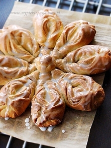 drożdżówki cynamonowe