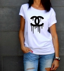 t-shirt luźny fason z dekoltem surowy brzeg
zapraszamy : akcreativo.shoppy.pl