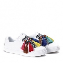 tenisówki z kolorowymi frędzlami