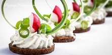 Mini kanapeczki z pastą szczypiorkową