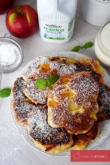 Babcine racuchy drożdżowe