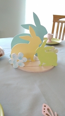 Dekoracja wykonana ręcznie ze sklejki.