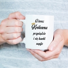 A teraz Królewna przysiądzie i się kawki napije