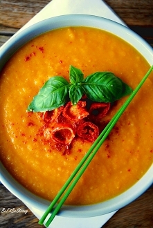 Zupa krem z marchewki i soc...