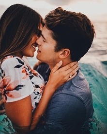 Jak rozkochać w sobie chłopaka? 5 skutecznych trików!