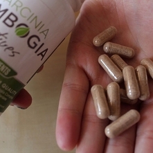 Garcinia Cambogia Actives to numer jeden wśród preparatów wspomagających trawienie, przyspieszających metabolizm oraz ułatwiających odchudzanie i dbanie o szczupłą sylwetkę. Pro...