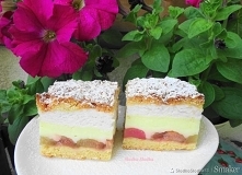 Kruche ciasto z rabarbarem i budyniem