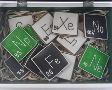 Skrzynka z pierniczkami, pierwiastki chemiczne:)