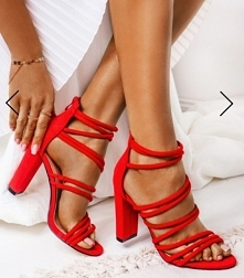 czerwone sandałki z DeeZee