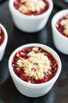 Owoce lata pod kruszonką