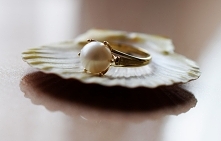 Biżuteria z mleka. Tak, bab...